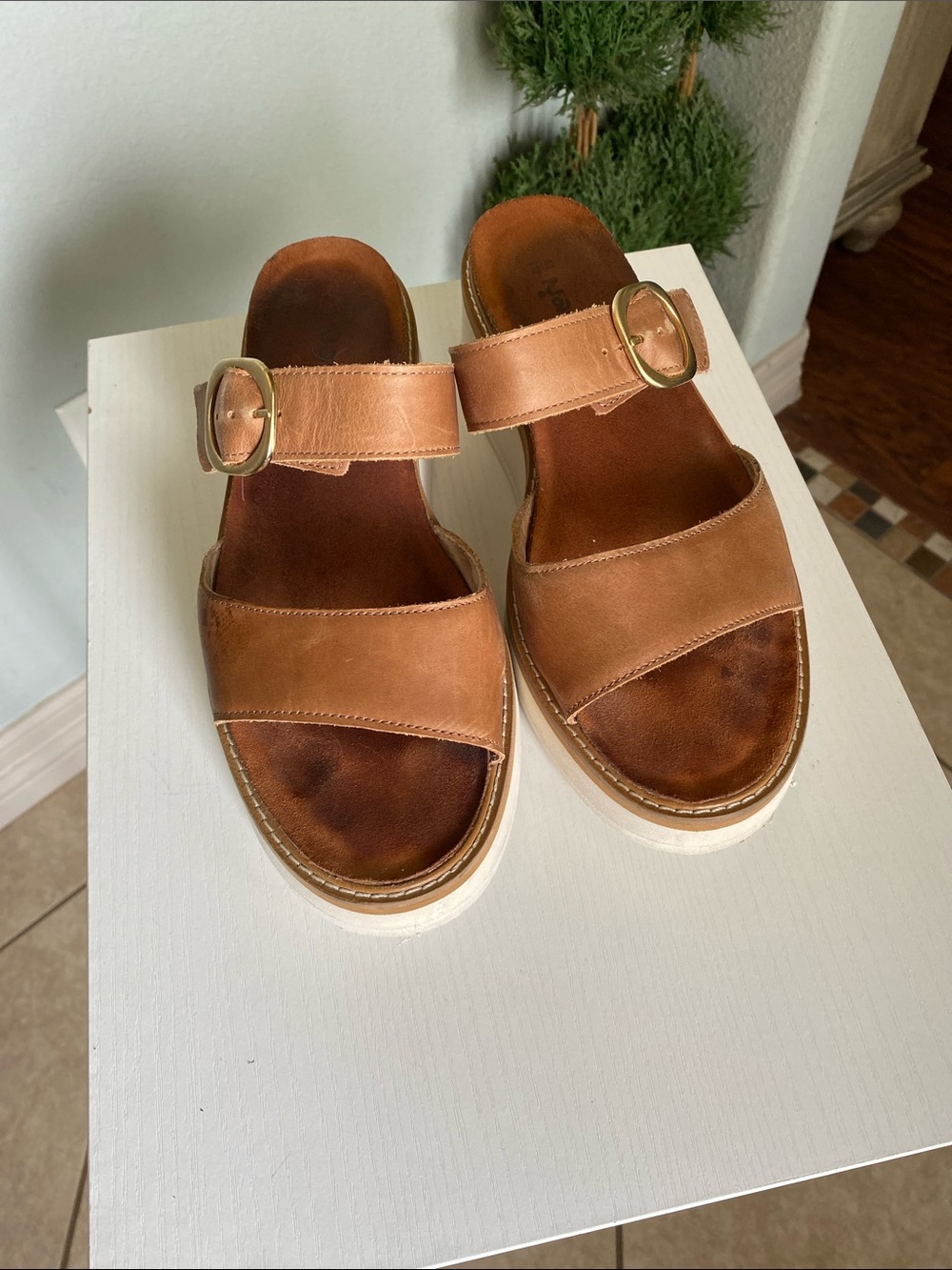 Naot Brown Suede Footbed Sandal size 10